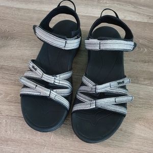 teva tirra black black
